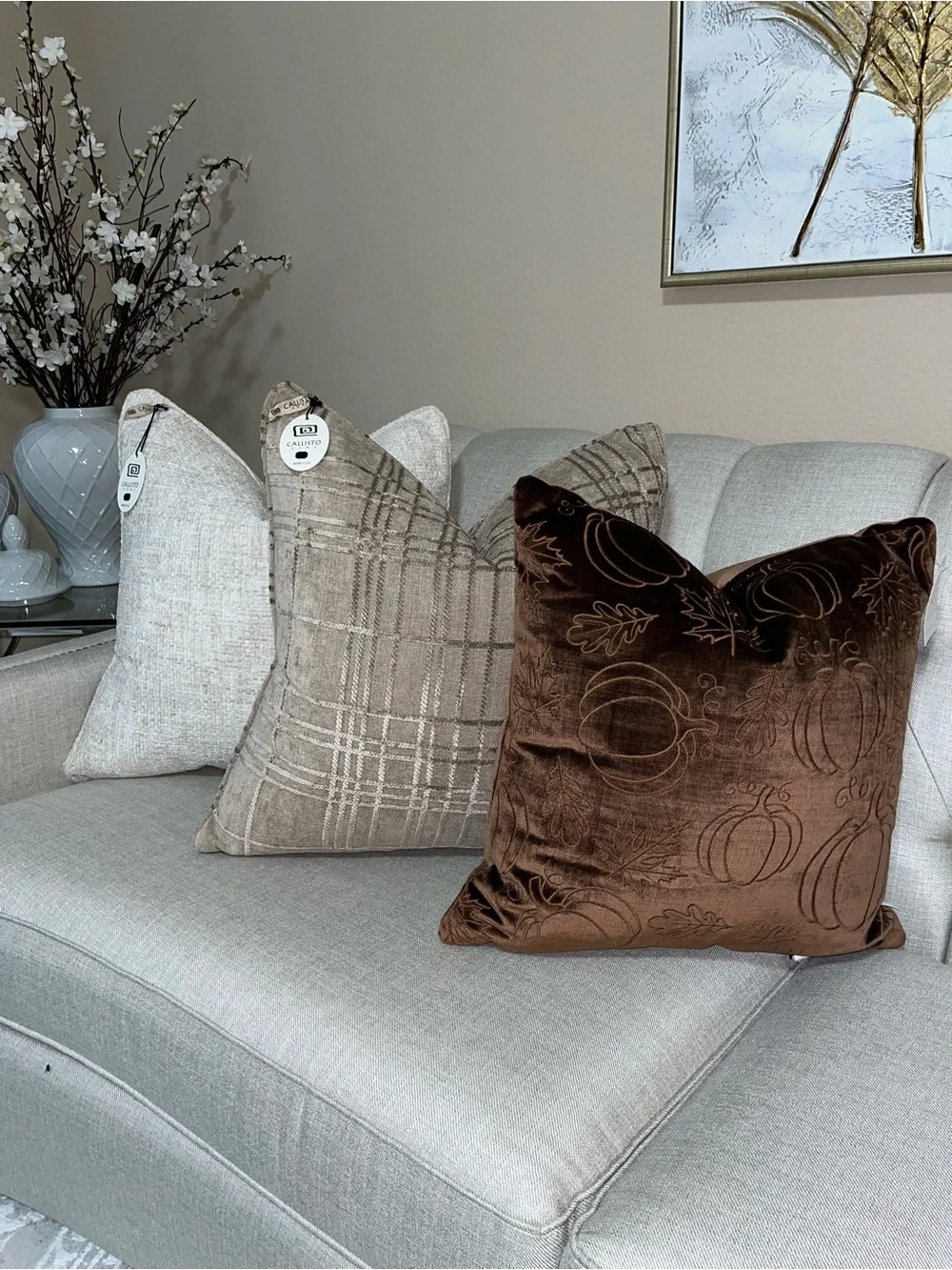 1-NWT CALLISTO HOME TAUPE TEXTURE DESIGN LUXURY DECORATIVE PILLOW (T30133F11)